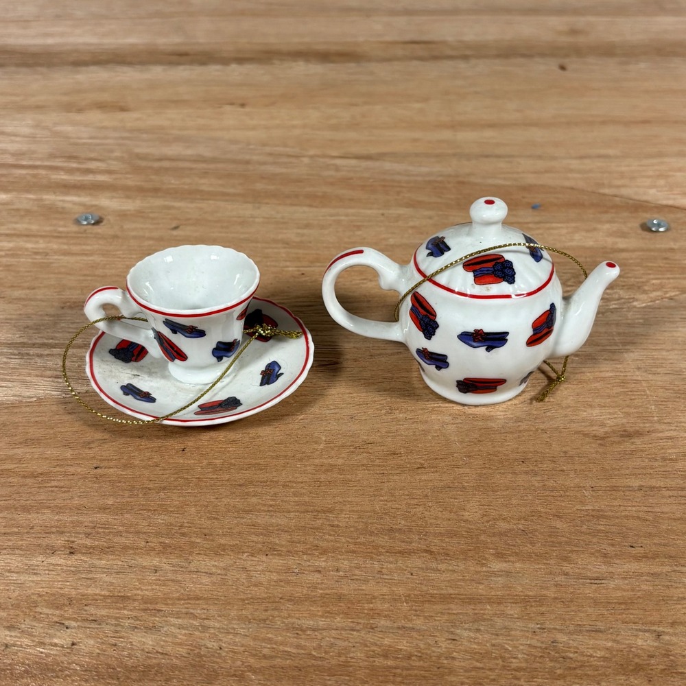Miniature Porcelain Tea Set Ornaments Red Blue Hat Shoe Pattern 2 Piece Set